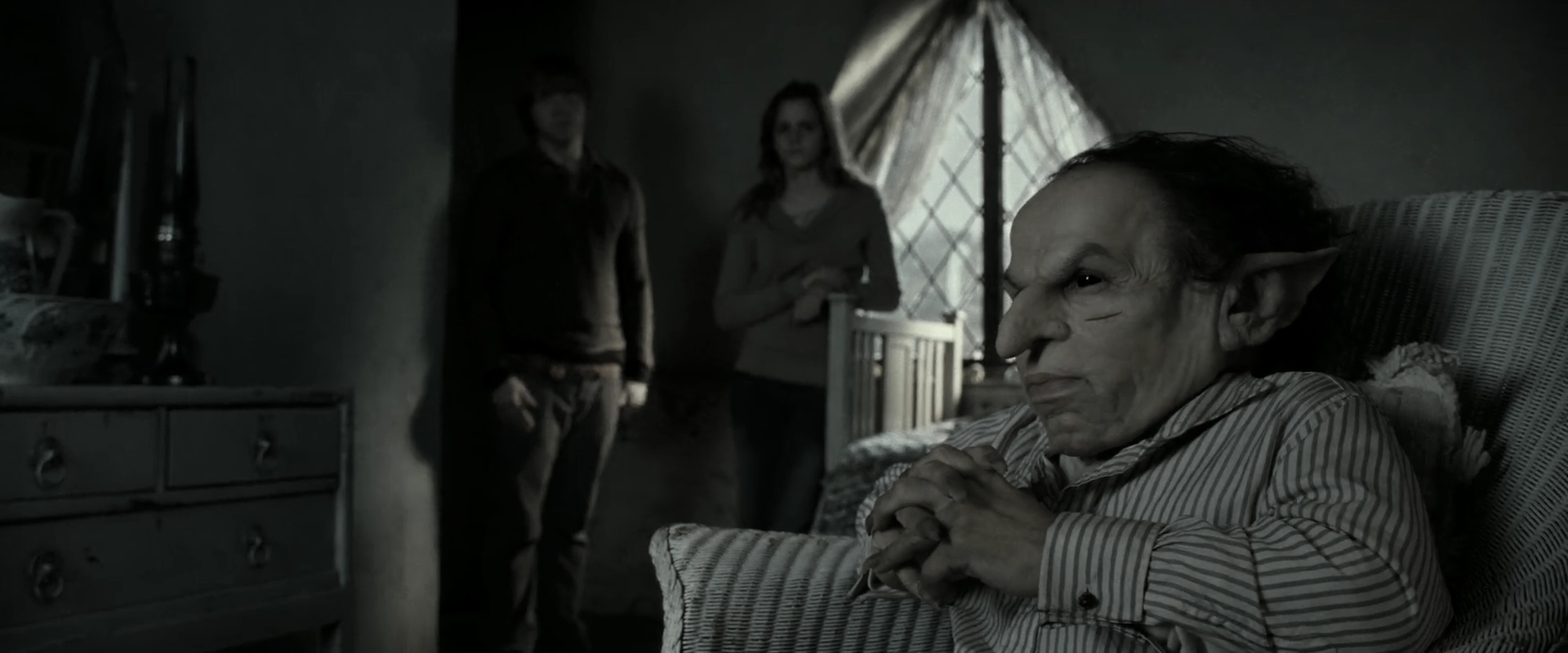 EmmaWatsonFan_dot_nl-HarryPotterAndTheDeathlyHallowsPart2-0200.jpg EmmaWatsonFan_dot_nl-HarryPotterAndTheDeathlyHallowsPart2-0200.jpg