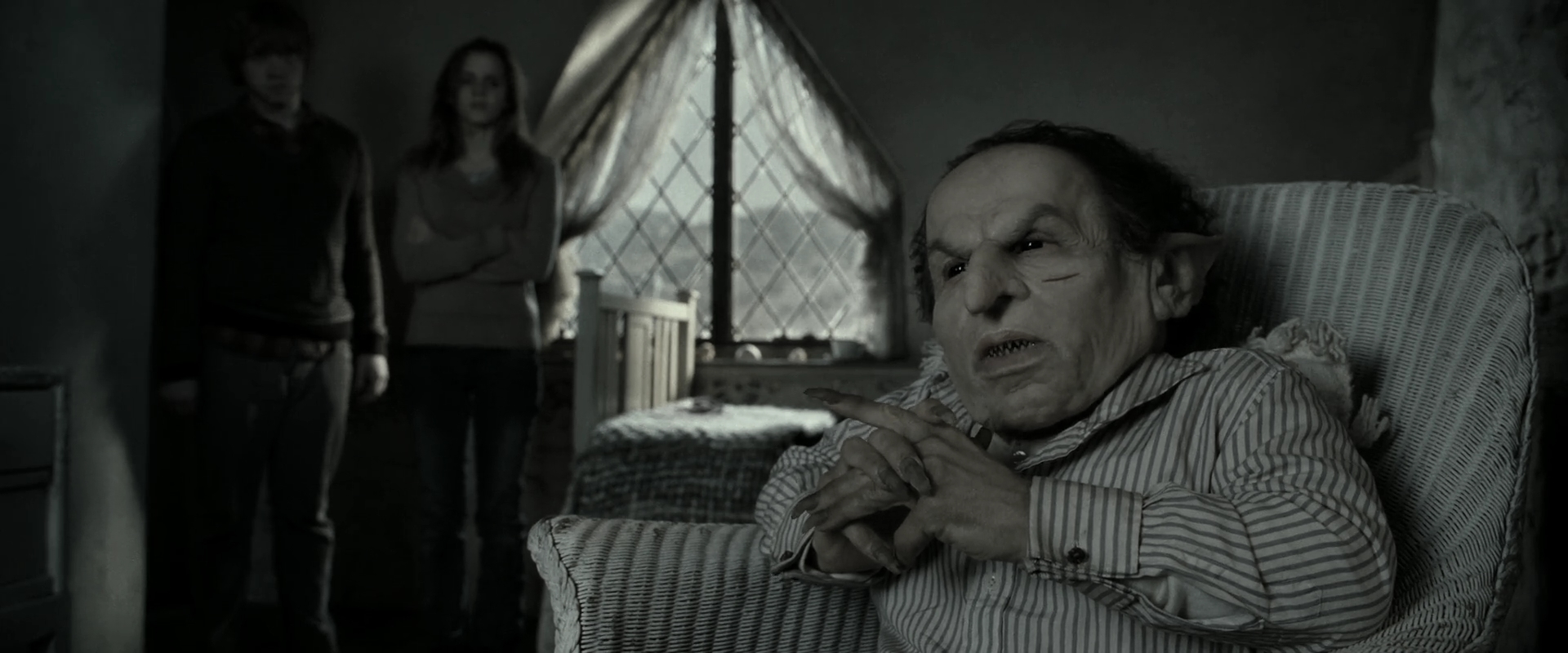 EmmaWatsonFan_dot_nl-HarryPotterAndTheDeathlyHallowsPart2-0250.jpg EmmaWatsonFan_dot_nl-HarryPotterAndTheDeathlyHallowsPart2-0250.jpg