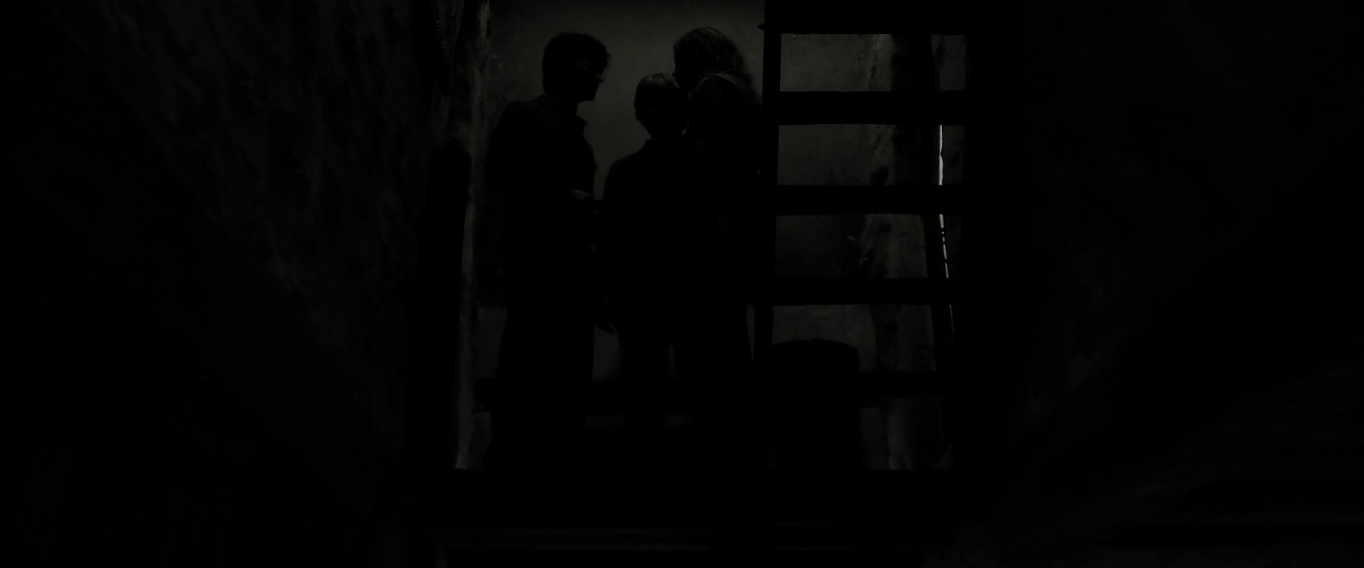 EmmaWatsonFan_dot_nl-HarryPotterAndTheDeathlyHallowsPart2-0344.jpg EmmaWatsonFan_dot_nl-HarryPotterAndTheDeathlyHallowsPart2-0344.jpg