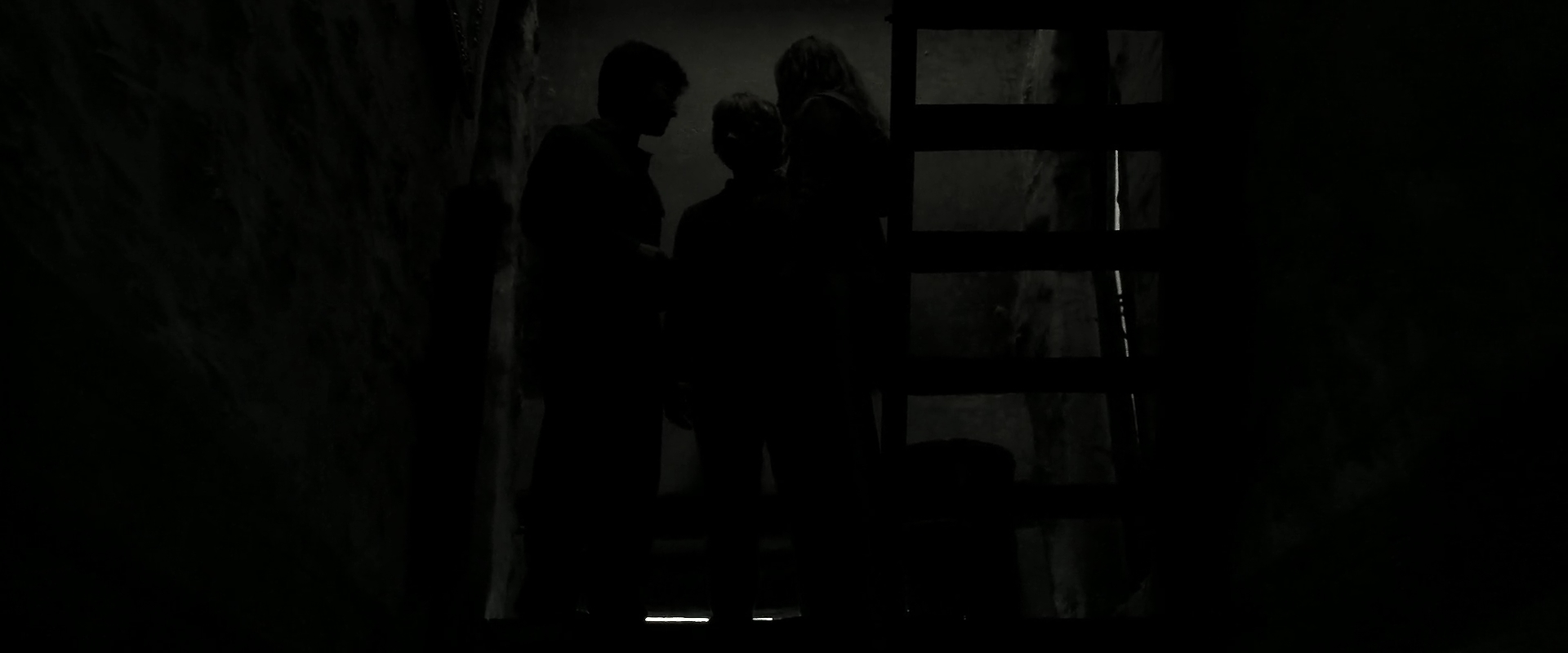 EmmaWatsonFan_dot_nl-HarryPotterAndTheDeathlyHallowsPart2-0351.jpg EmmaWatsonFan_dot_nl-HarryPotterAndTheDeathlyHallowsPart2-0351.jpg