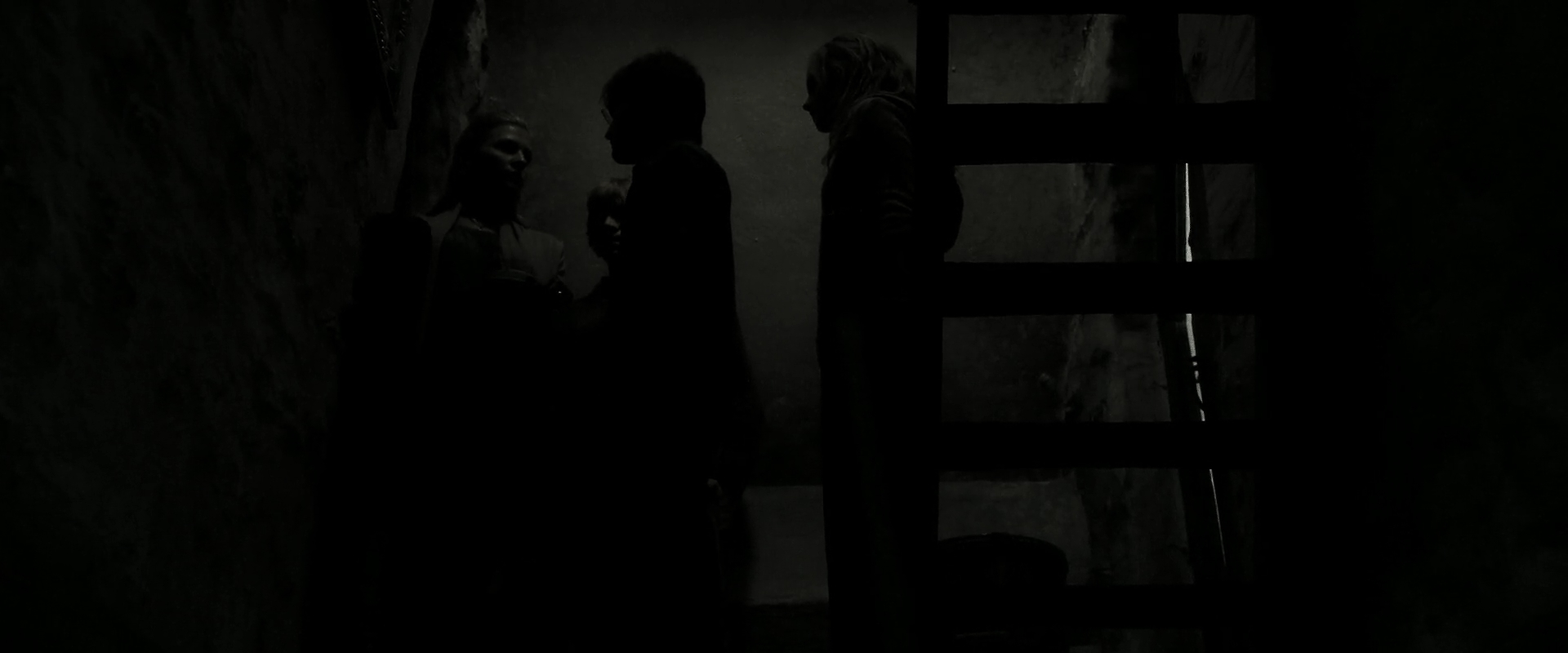 EmmaWatsonFan_dot_nl-HarryPotterAndTheDeathlyHallowsPart2-0363.jpg EmmaWatsonFan_dot_nl-HarryPotterAndTheDeathlyHallowsPart2-0363.jpg