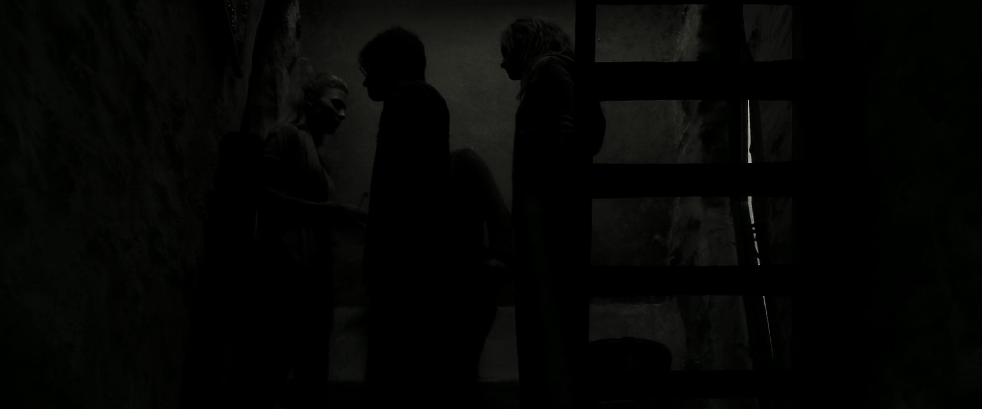 EmmaWatsonFan_dot_nl-HarryPotterAndTheDeathlyHallowsPart2-0365.jpg EmmaWatsonFan_dot_nl-HarryPotterAndTheDeathlyHallowsPart2-0365.jpg