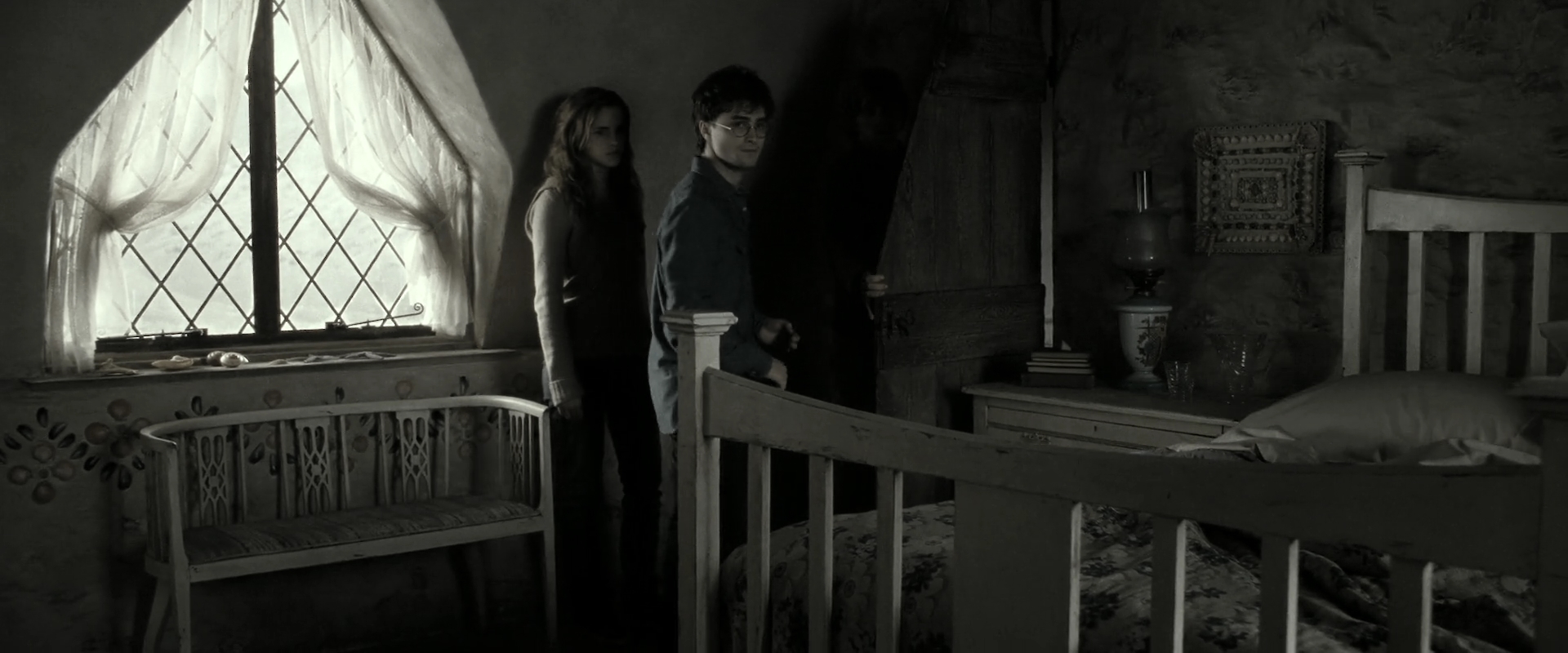 EmmaWatsonFan_dot_nl-HarryPotterAndTheDeathlyHallowsPart2-0579.jpg EmmaWatsonFan_dot_nl-HarryPotterAndTheDeathlyHallowsPart2-0579.jpg