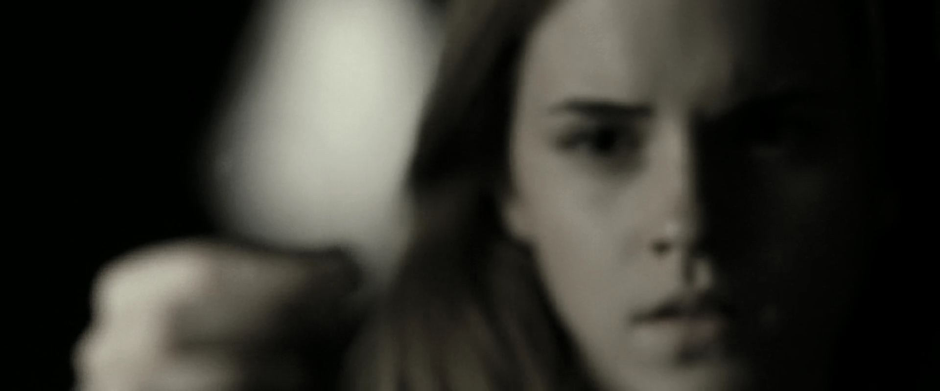 EmmaWatsonFan_dot_nl-HarryPotterAndTheDeathlyHallowsPart2-0605.jpg EmmaWatsonFan_dot_nl-HarryPotterAndTheDeathlyHallowsPart2-0605.jpg