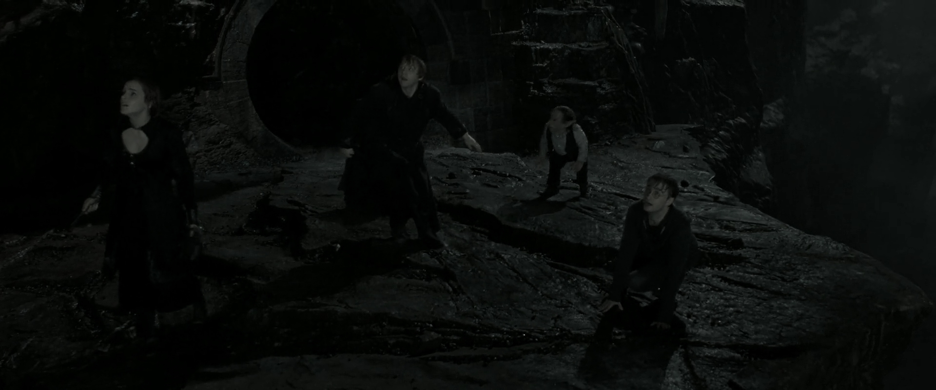 EmmaWatsonFan_dot_nl-HarryPotterAndTheDeathlyHallowsPart2-0906.jpg EmmaWatsonFan_dot_nl-HarryPotterAndTheDeathlyHallowsPart2-0906.jpg