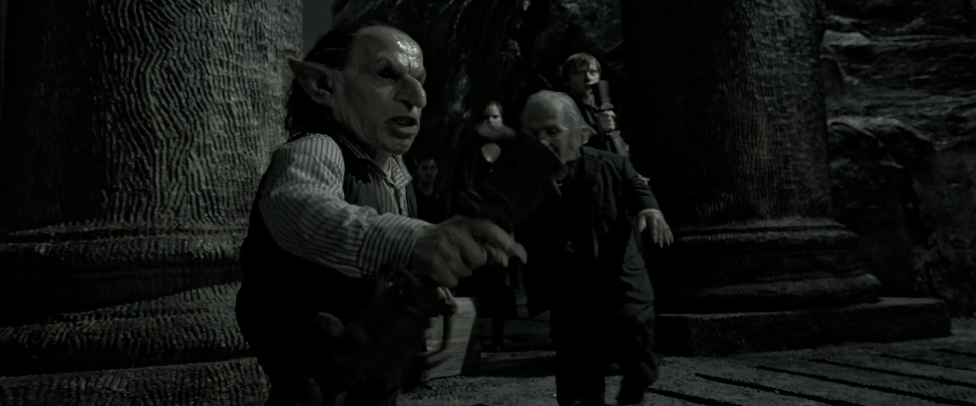 EmmaWatsonFan_dot_nl-HarryPotterAndTheDeathlyHallowsPart2-0975.jpg EmmaWatsonFan_dot_nl-HarryPotterAndTheDeathlyHallowsPart2-0975.jpg