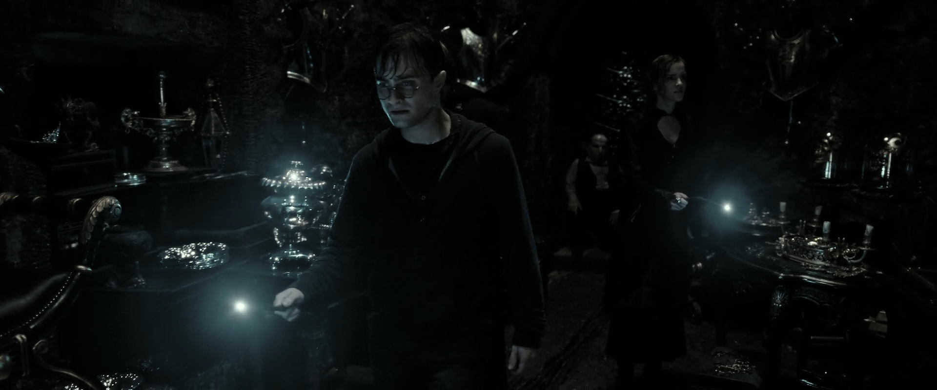 EmmaWatsonFan_dot_nl-HarryPotterAndTheDeathlyHallowsPart2-1020.jpg EmmaWatsonFan_dot_nl-HarryPotterAndTheDeathlyHallowsPart2-1020.jpg