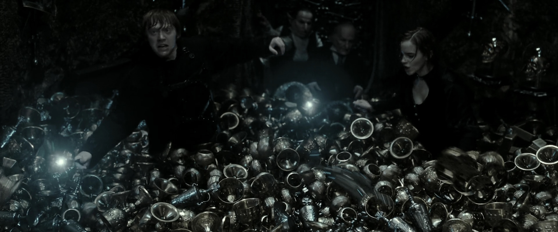 EmmaWatsonFan_dot_nl-HarryPotterAndTheDeathlyHallowsPart2-1085.jpg EmmaWatsonFan_dot_nl-HarryPotterAndTheDeathlyHallowsPart2-1085.jpg