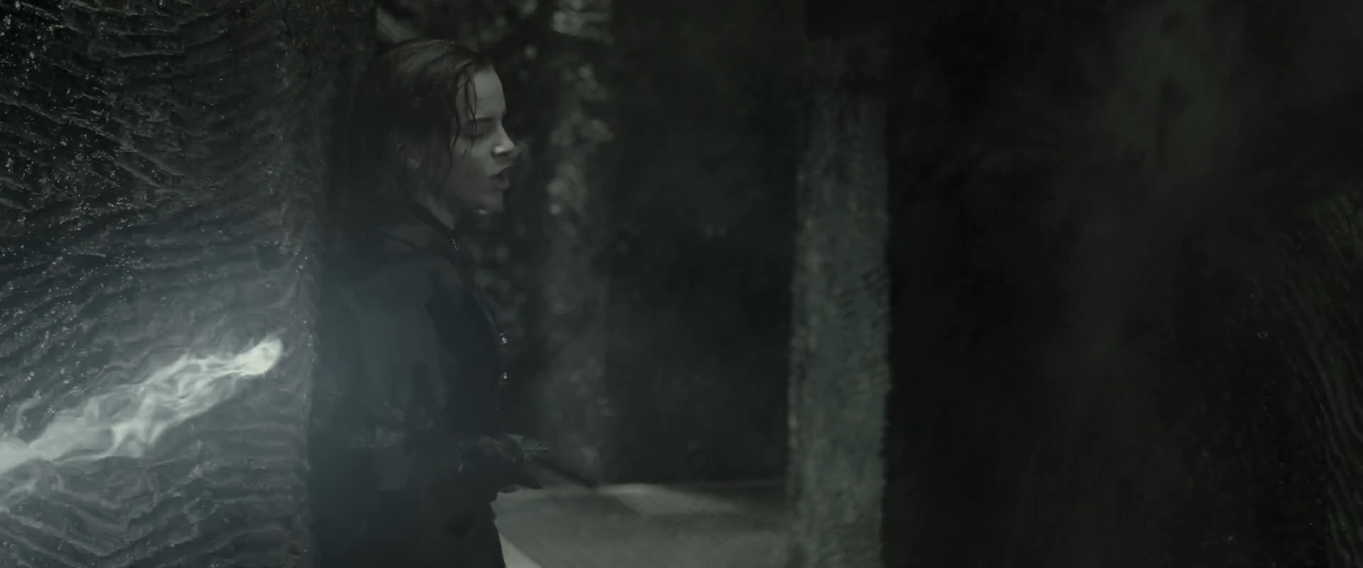 EmmaWatsonFan_dot_nl-HarryPotterAndTheDeathlyHallowsPart2-1173.jpg EmmaWatsonFan_dot_nl-HarryPotterAndTheDeathlyHallowsPart2-1173.jpg