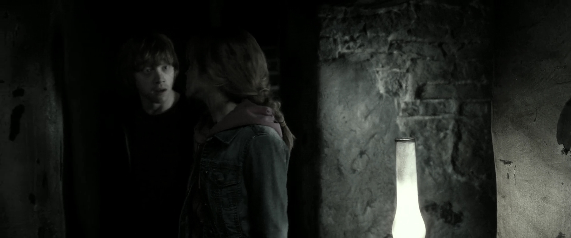 EmmaWatsonFan_dot_nl-HarryPotterAndTheDeathlyHallowsPart2-1555.jpg EmmaWatsonFan_dot_nl-HarryPotterAndTheDeathlyHallowsPart2-1555.jpg