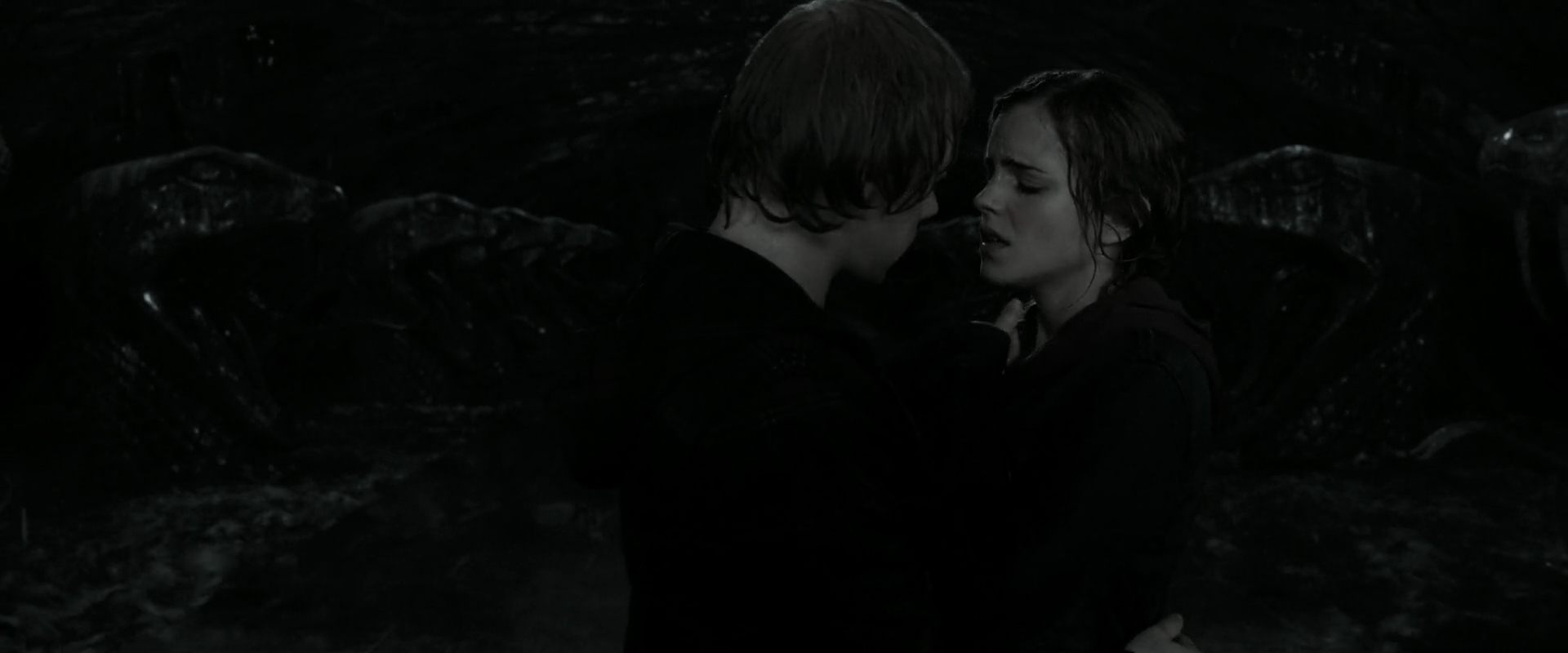 EmmaWatsonFan_dot_nl-HarryPotterAndTheDeathlyHallowsPart2-3049.jpg EmmaWatsonFan_dot_nl-HarryPotterAndTheDeathlyHallowsPart2-3049.jpg