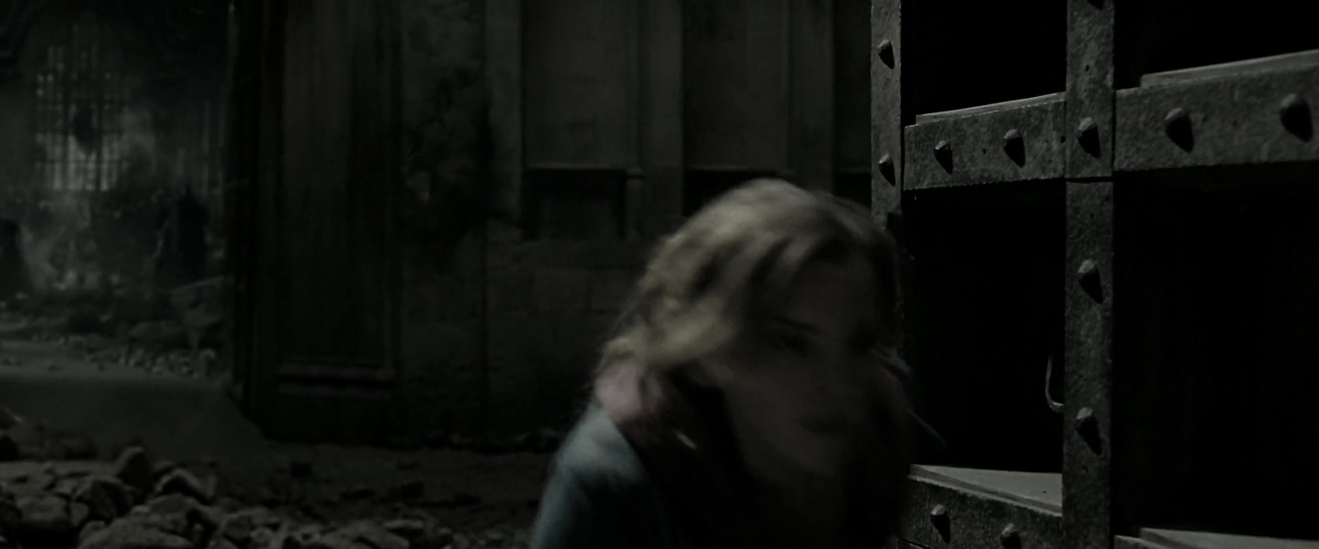 EmmaWatsonFan_dot_nl-HarryPotterAndTheDeathlyHallowsPart2-3832.jpg