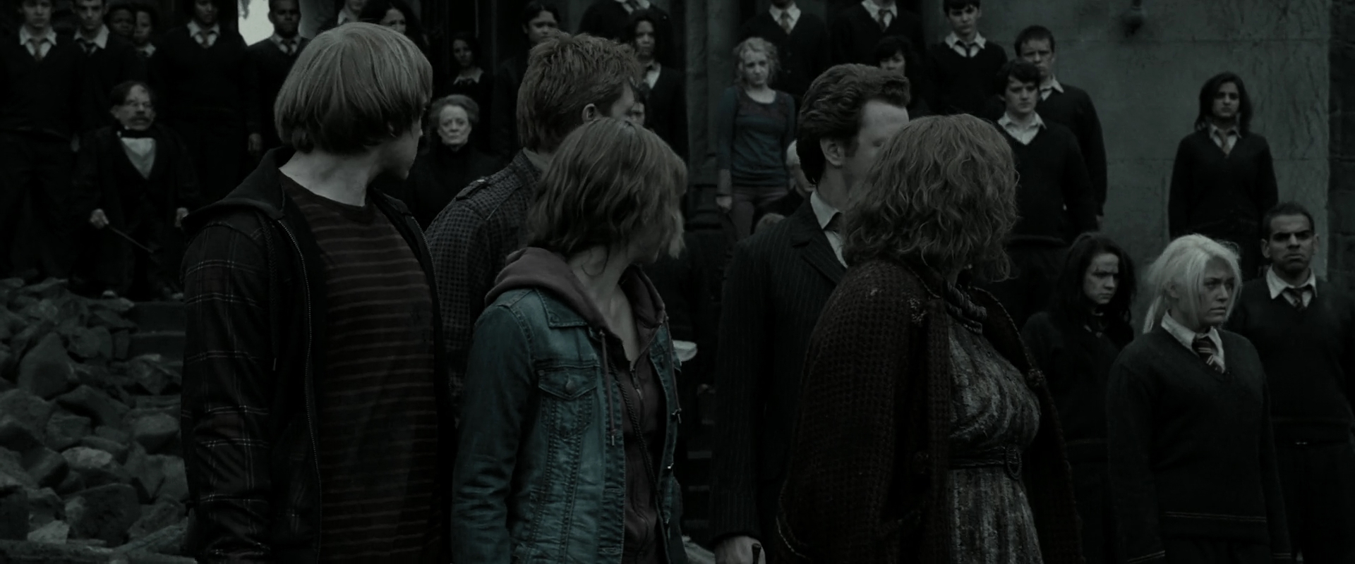 EmmaWatsonFan_dot_nl-HarryPotterAndTheDeathlyHallowsPart2-5831.jpg