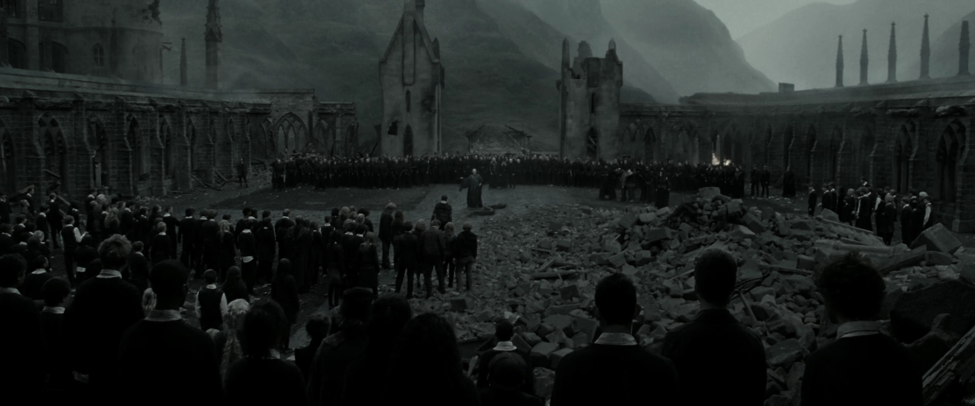 EmmaWatsonFan_dot_nl-HarryPotterAndTheDeathlyHallowsPart2-5880.jpg EmmaWatsonFan_dot_nl-HarryPotterAndTheDeathlyHallowsPart2-5880.jpg