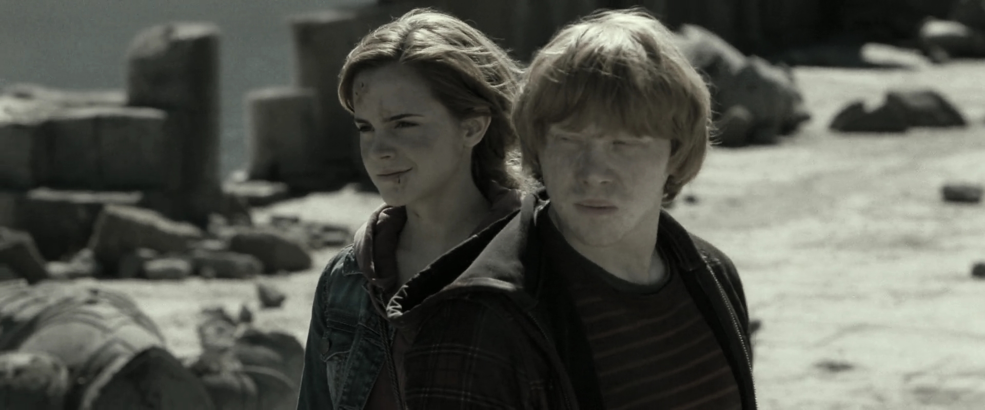 EmmaWatsonFan_dot_nl-HarryPotterAndTheDeathlyHallowsPart2-6587.jpg