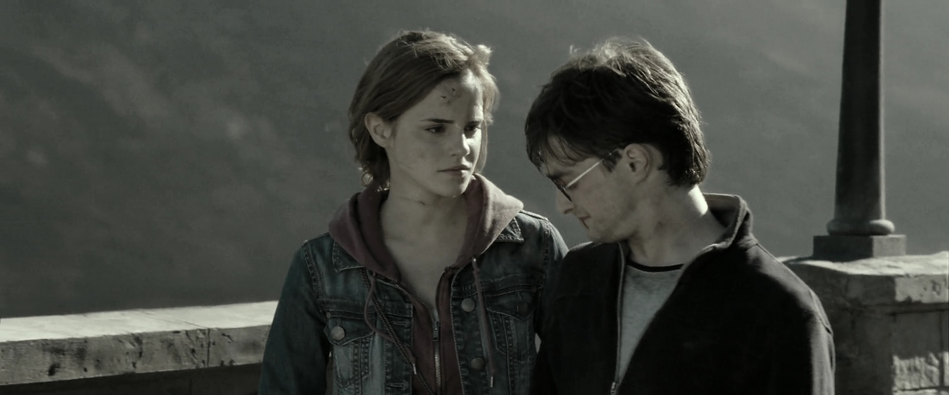 EmmaWatsonFan_dot_nl-HarryPotterAndTheDeathlyHallowsPart2-6602.jpg