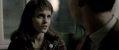 EmmaWatsonFan-dot-nl_MyWeekWithMarilyn3233.jpg