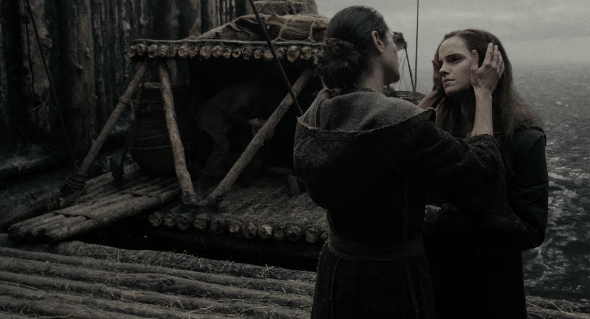EmmaWatsonFan-dot-nl_Noah4174.jpg