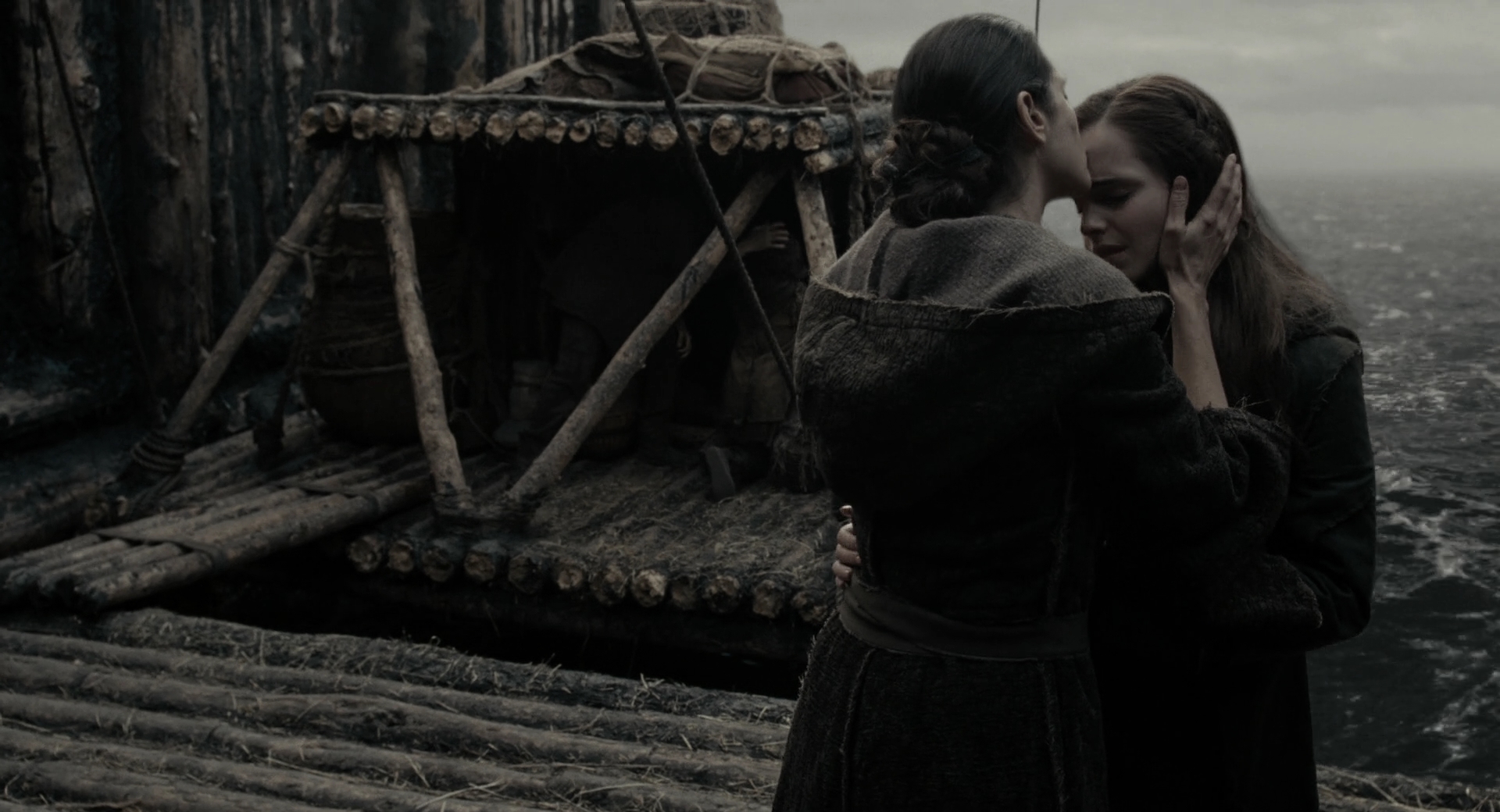 EmmaWatsonFan-dot-nl_Noah4176.jpg