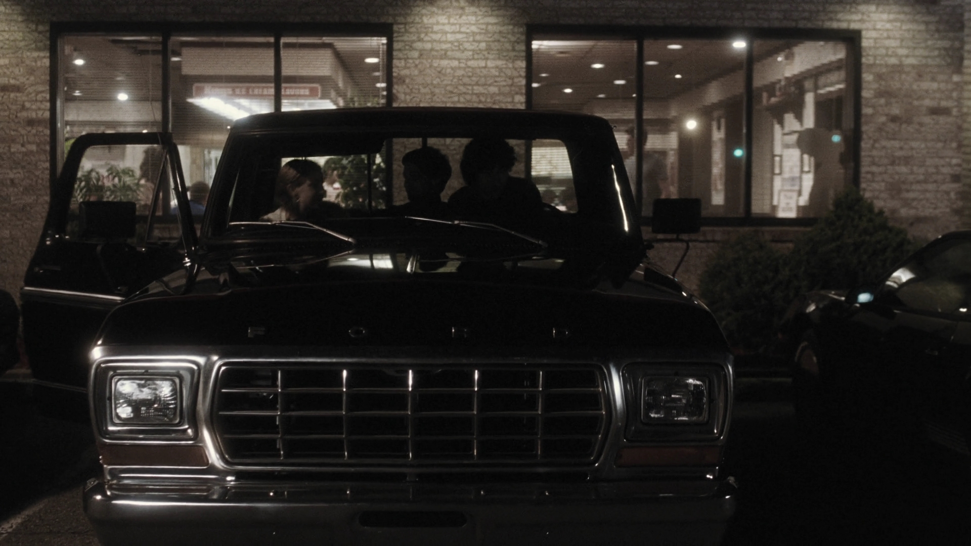 EmmaWatonFan-dot-nl_ThePerksOfBeingAWallflower5624.jpg