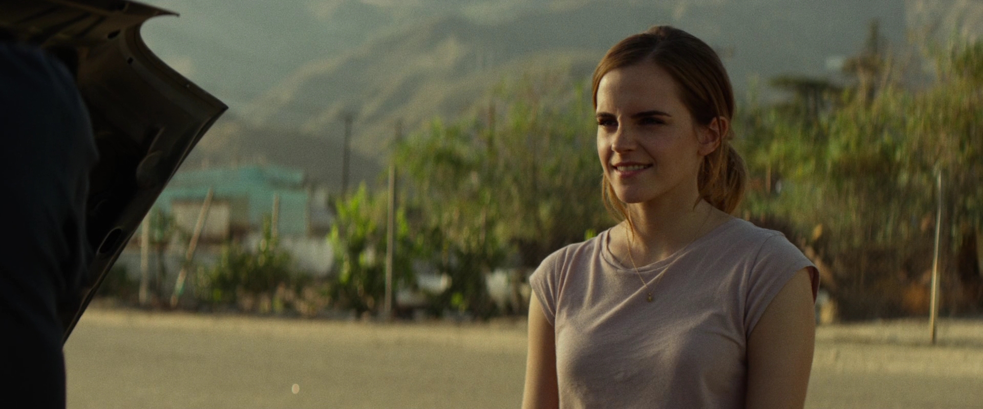 EmmaWatsonFan-dot-nl_TheCircle0186.jpg
