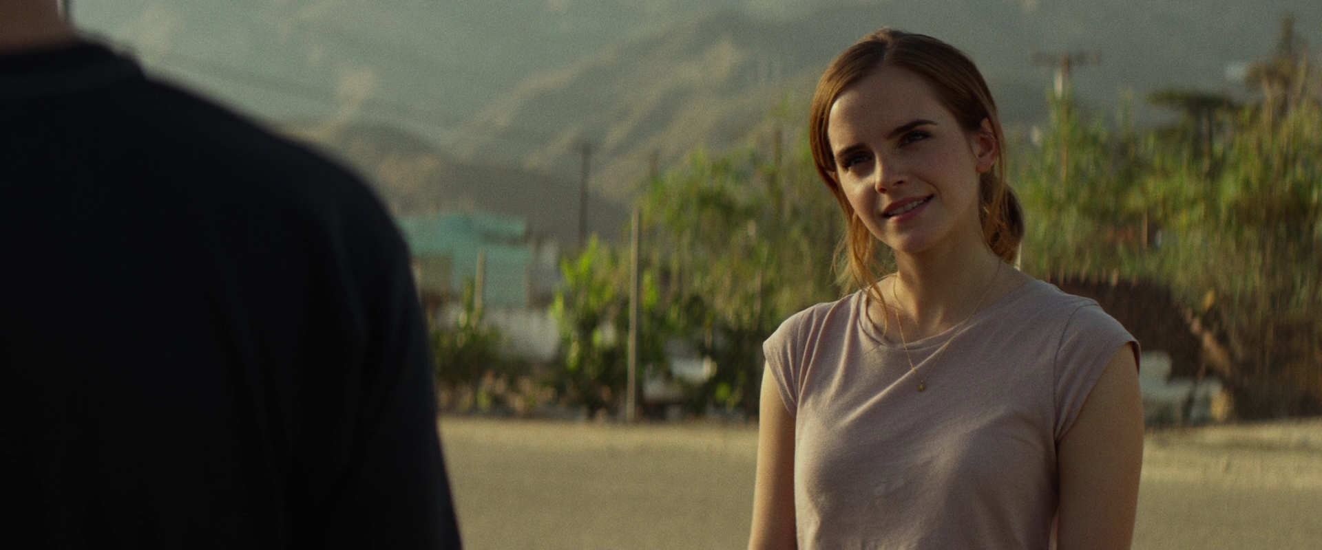 EmmaWatsonFan-dot-nl_TheCircle0196.jpg
