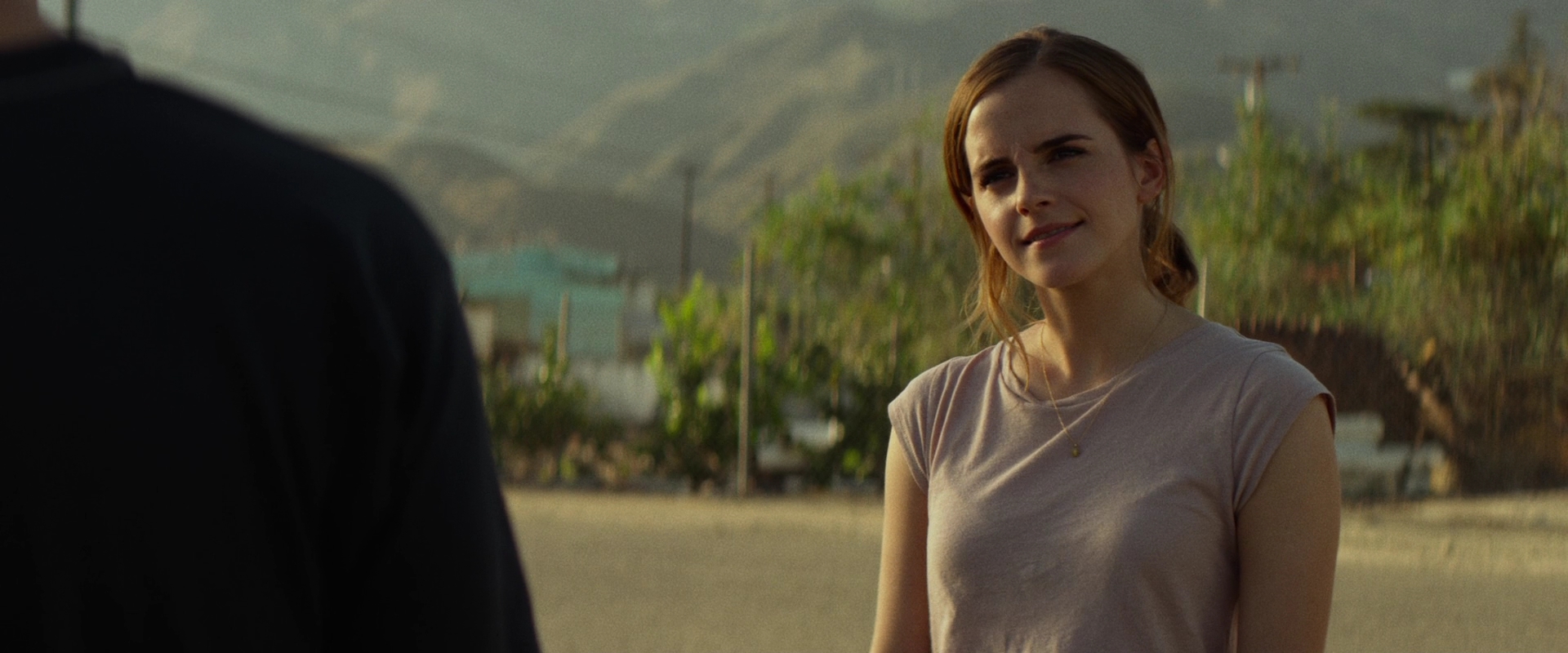 EmmaWatsonFan-dot-nl_TheCircle0198.jpg