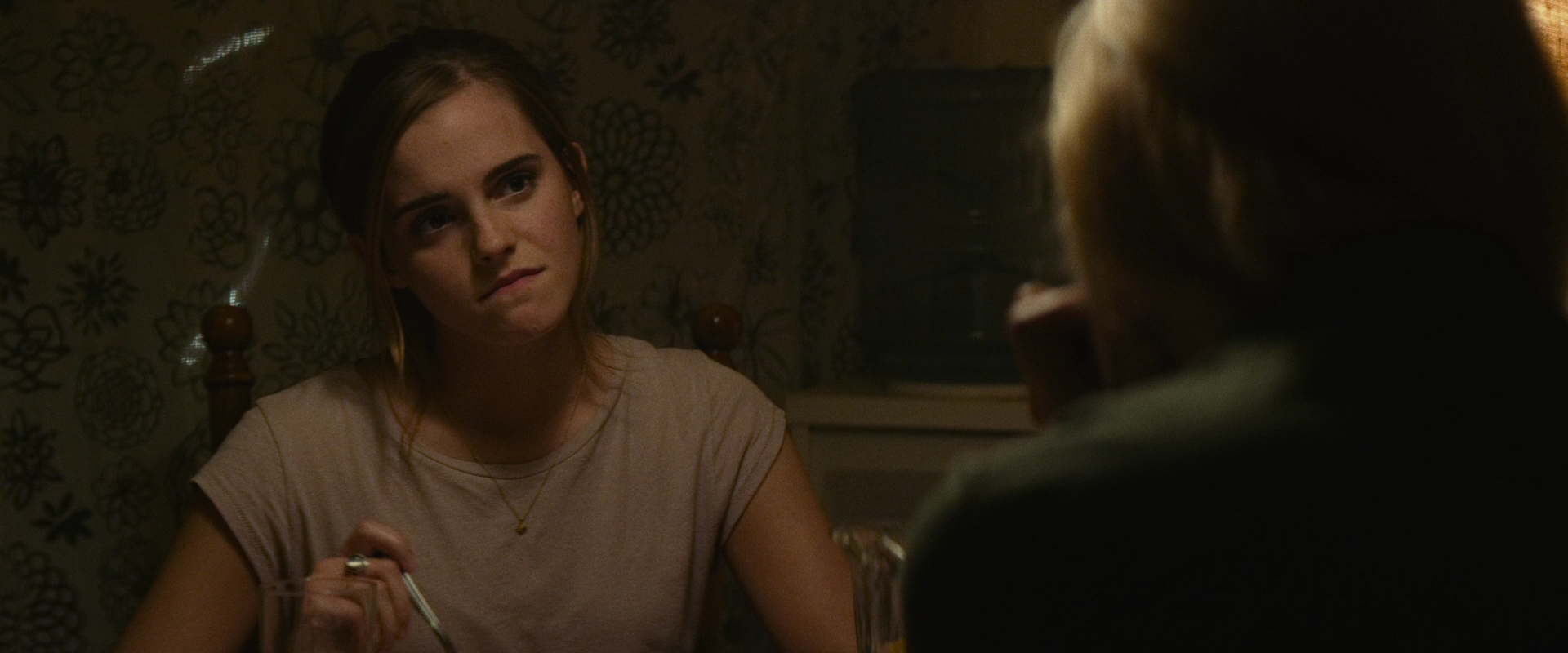 EmmaWatsonFan-dot-nl_TheCircle0260.jpg
