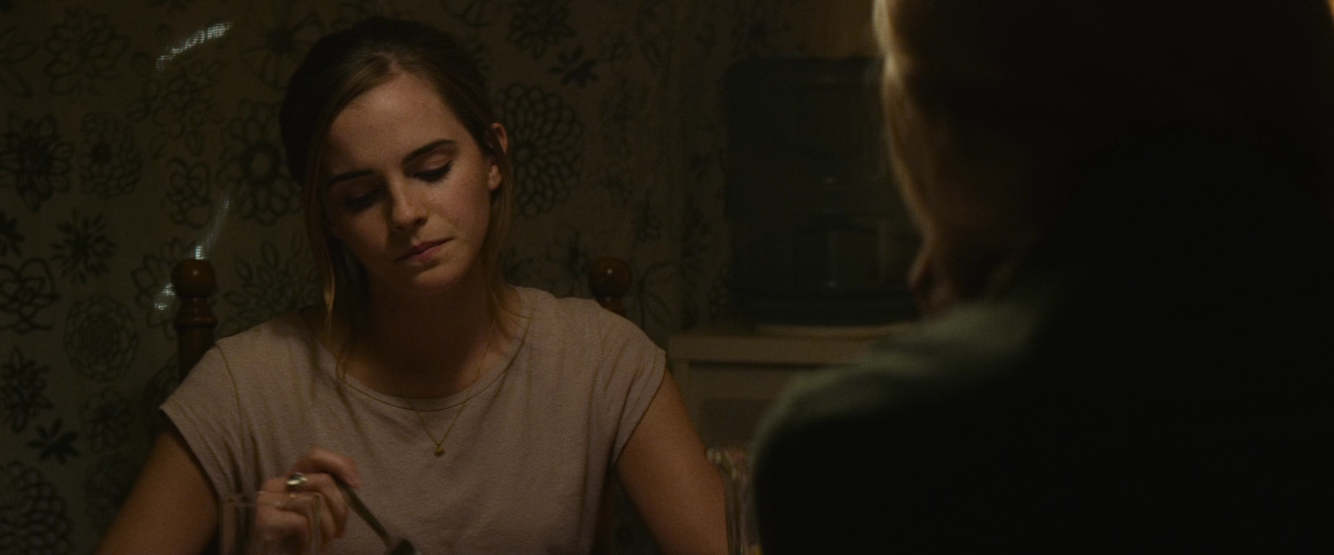 EmmaWatsonFan-dot-nl_TheCircle0261.jpg