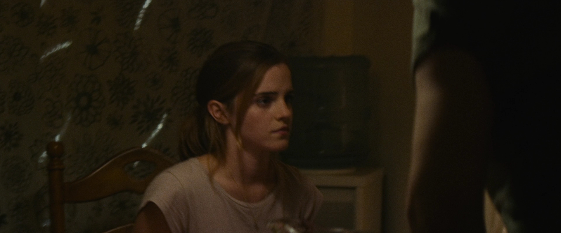 EmmaWatsonFan-dot-nl_TheCircle0268.jpg