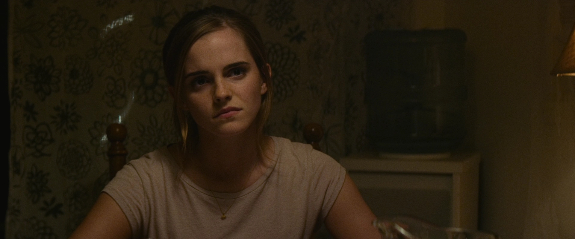 EmmaWatsonFan-dot-nl_TheCircle0288.jpg