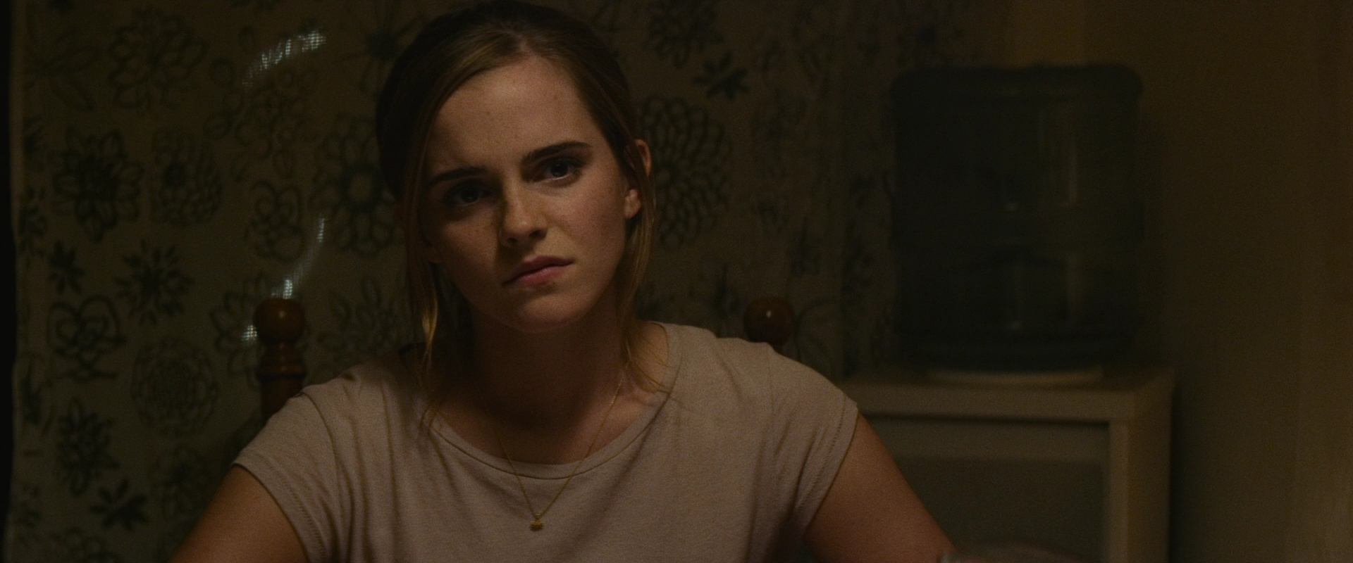 EmmaWatsonFan-dot-nl_TheCircle0291.jpg