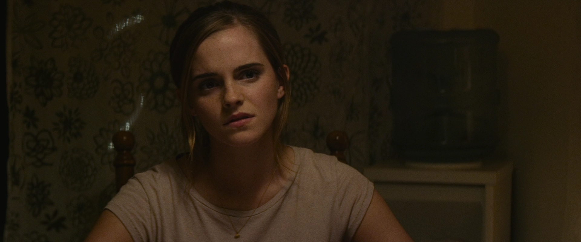 EmmaWatsonFan-dot-nl_TheCircle0292.jpg