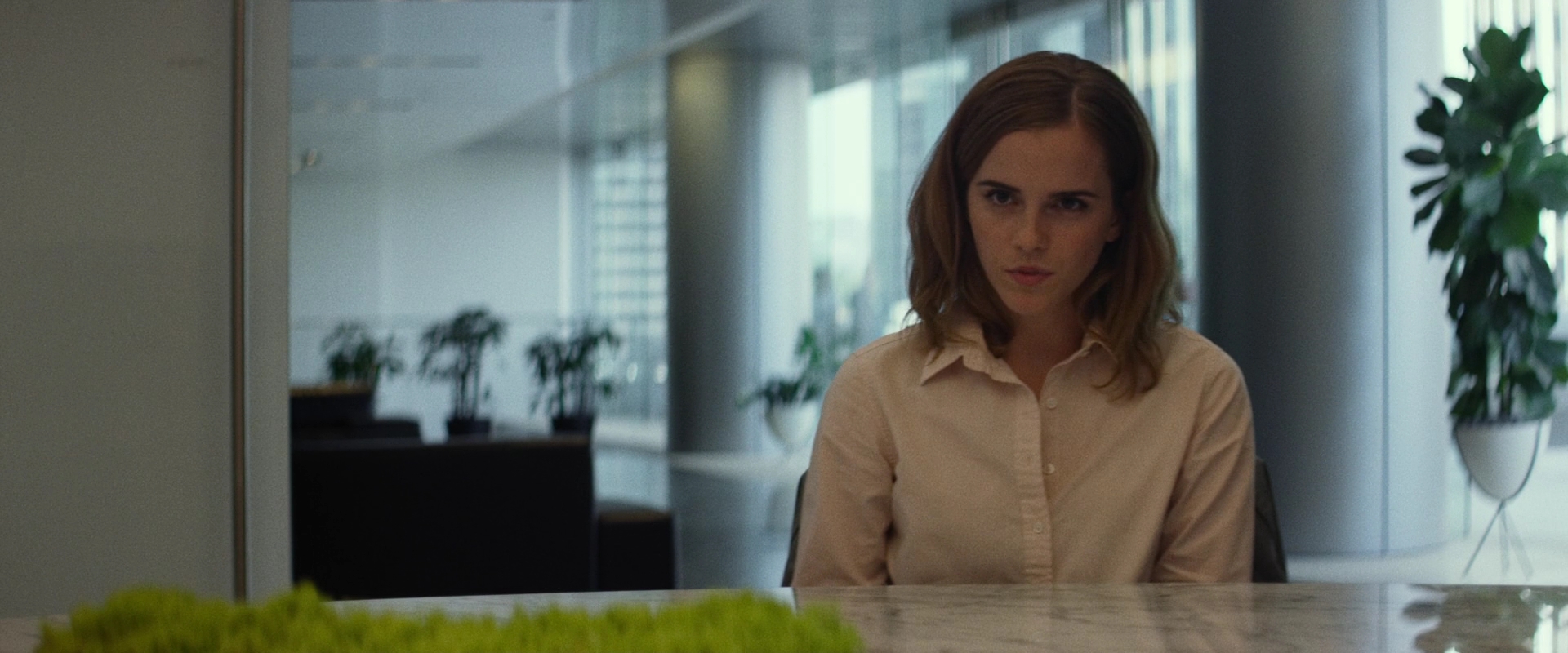 EmmaWatsonFan-dot-nl_TheCircle0404.jpg