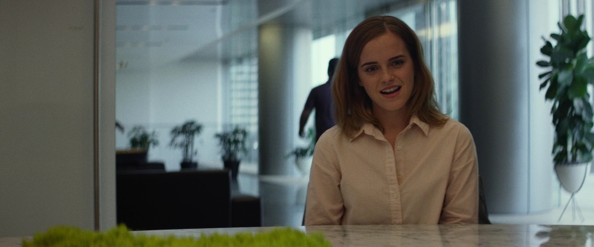 EmmaWatsonFan-dot-nl_TheCircle0415.jpg