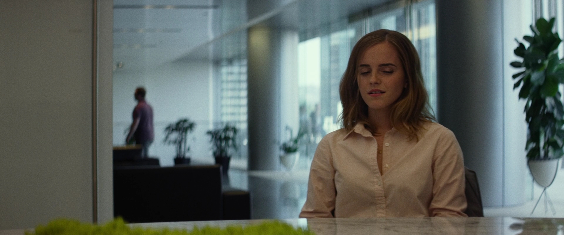 EmmaWatsonFan-dot-nl_TheCircle0435.jpg