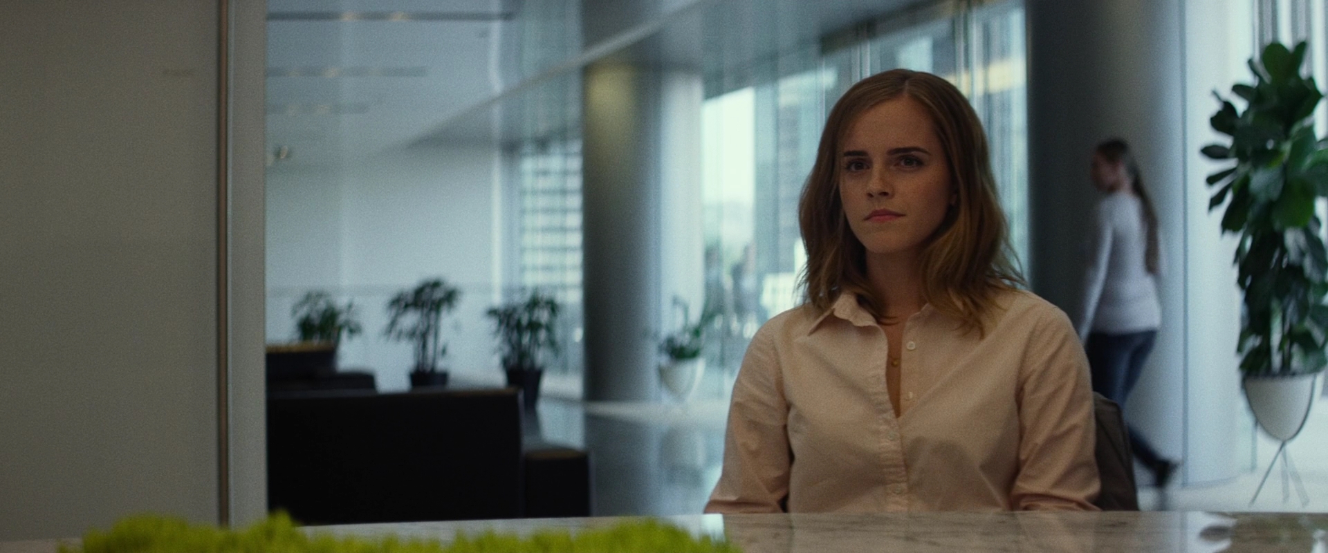 EmmaWatsonFan-dot-nl_TheCircle0438.jpg