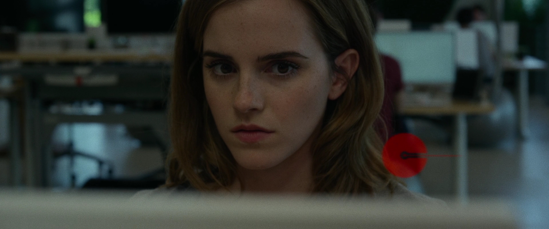 EmmaWatsonFan-dot-nl_TheCircle0650.jpg