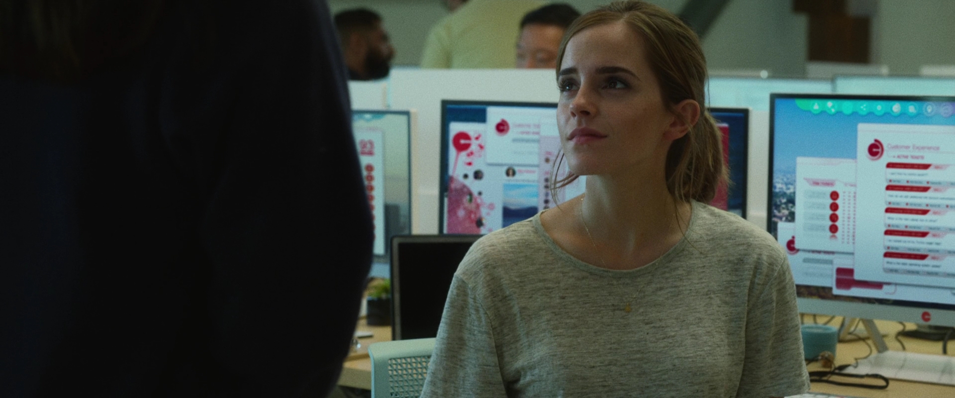 EmmaWatsonFan-dot-nl_TheCircle1674.jpg