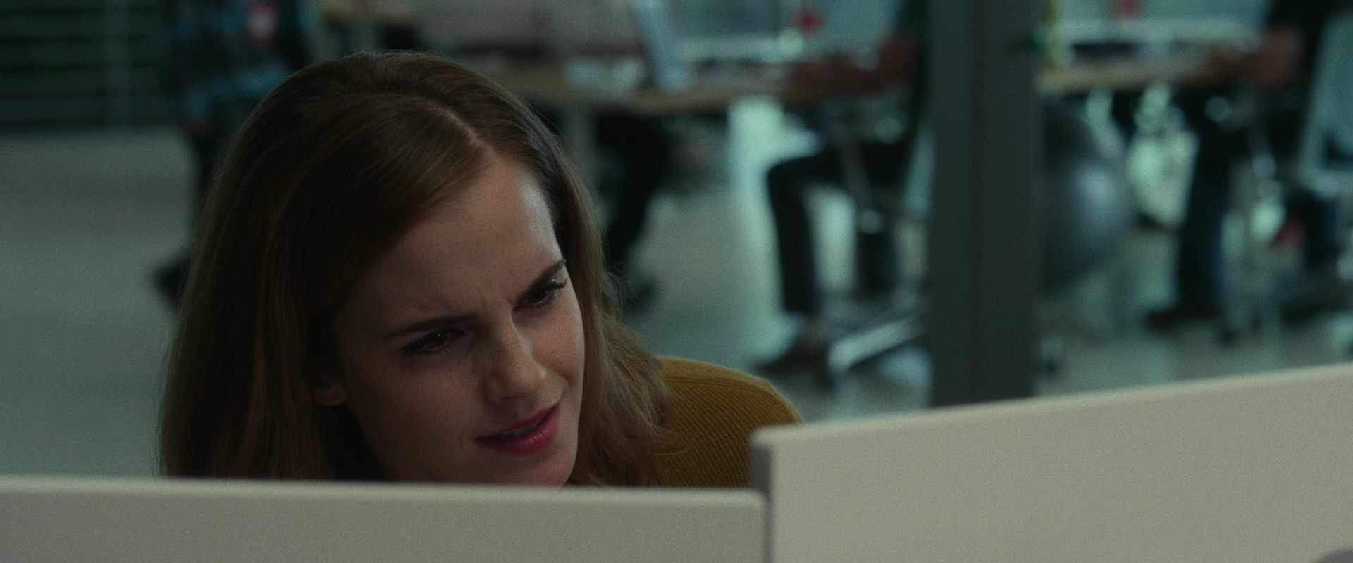 EmmaWatsonFan-dot-nl_TheCircle1956.jpg