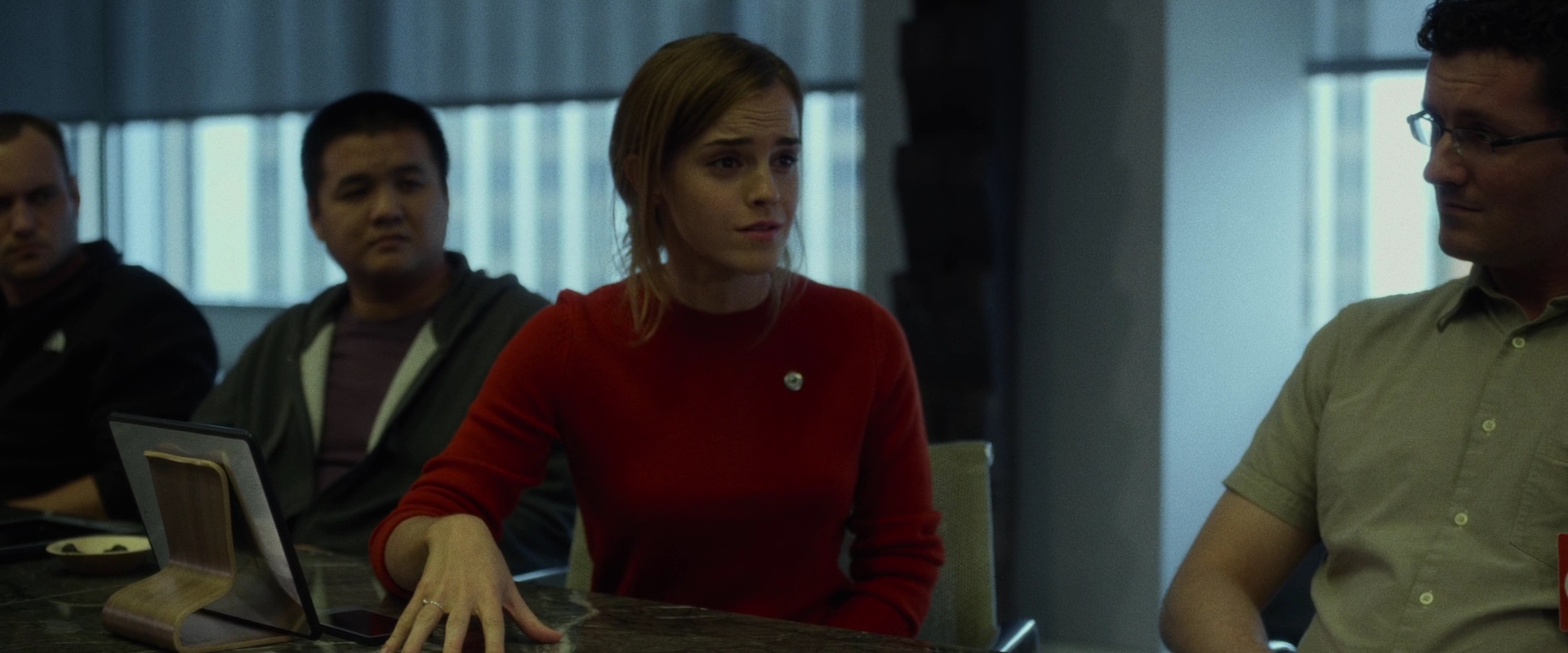 EmmaWatsonFan-dot-nl_TheCircle4125.jpg
