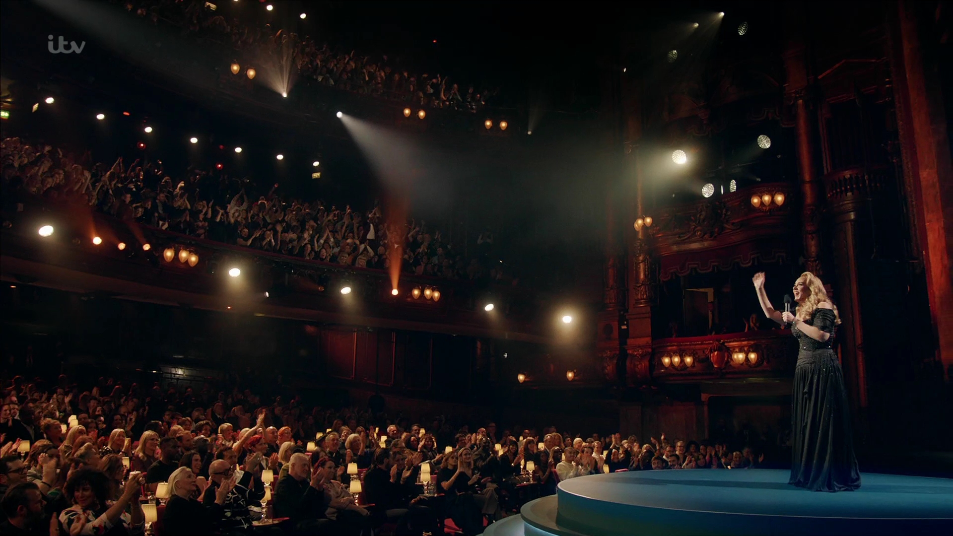 EmmaWatsonFan-dot-nl_AnAudiencewithAdele0611.jpg EmmaWatsonFan-dot-nl_AnAudiencewithAdele0611.jpg