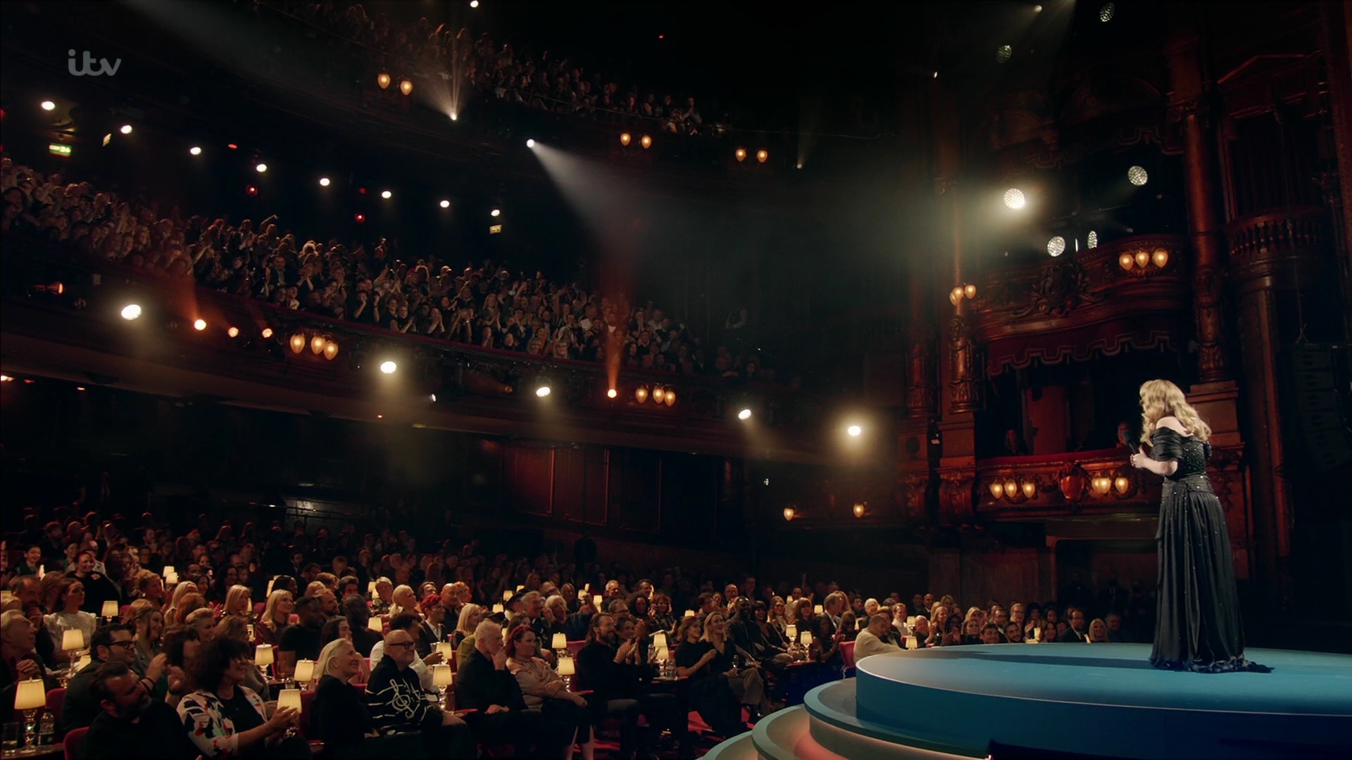 EmmaWatsonFan-dot-nl_AnAudiencewithAdele0626.jpg EmmaWatsonFan-dot-nl_AnAudiencewithAdele0626.jpg