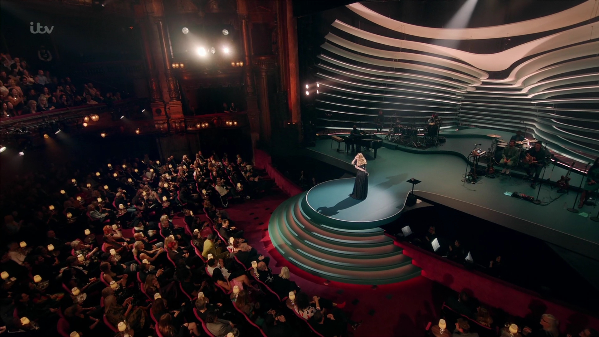 EmmaWatsonFan-dot-nl_AnAudiencewithAdele0746.jpg EmmaWatsonFan-dot-nl_AnAudiencewithAdele0746.jpg