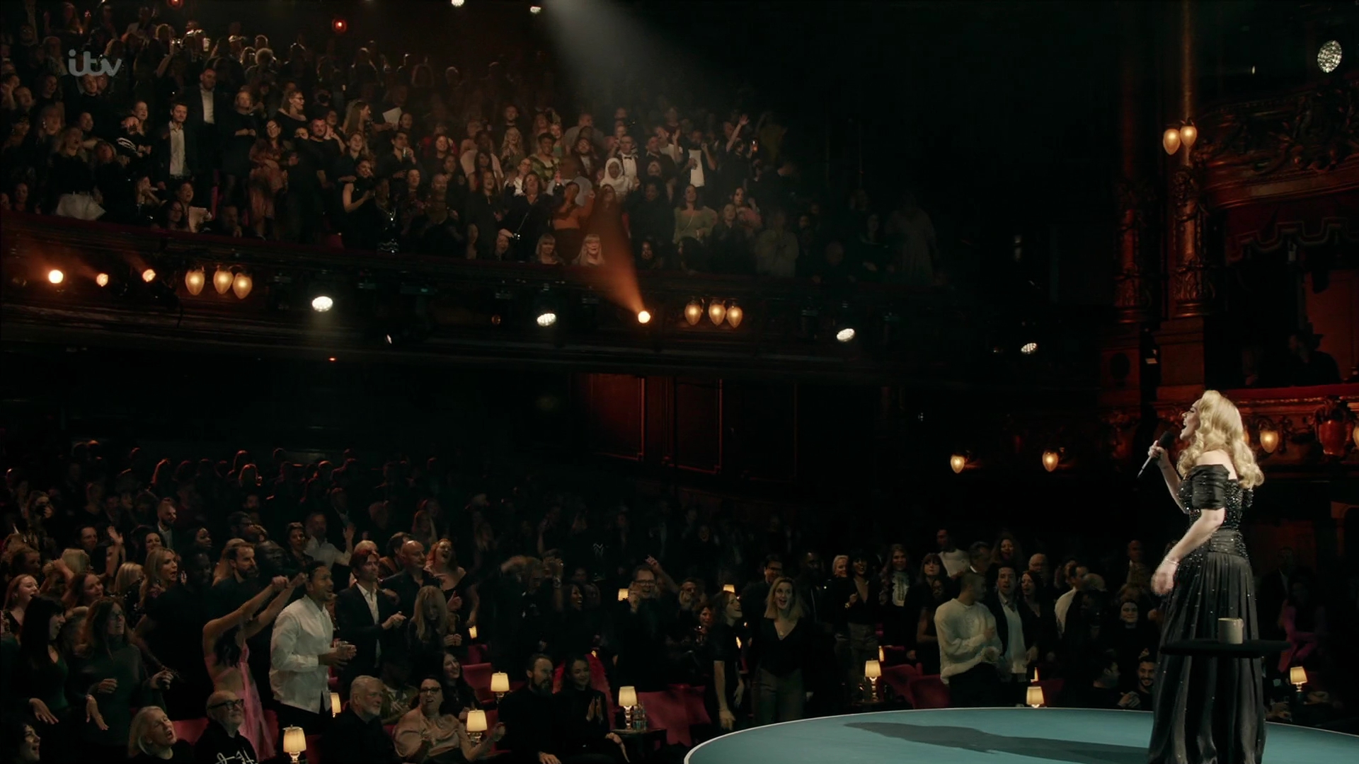 EmmaWatsonFan-dot-nl_AnAudiencewithAdele0941.jpg EmmaWatsonFan-dot-nl_AnAudiencewithAdele0941.jpg