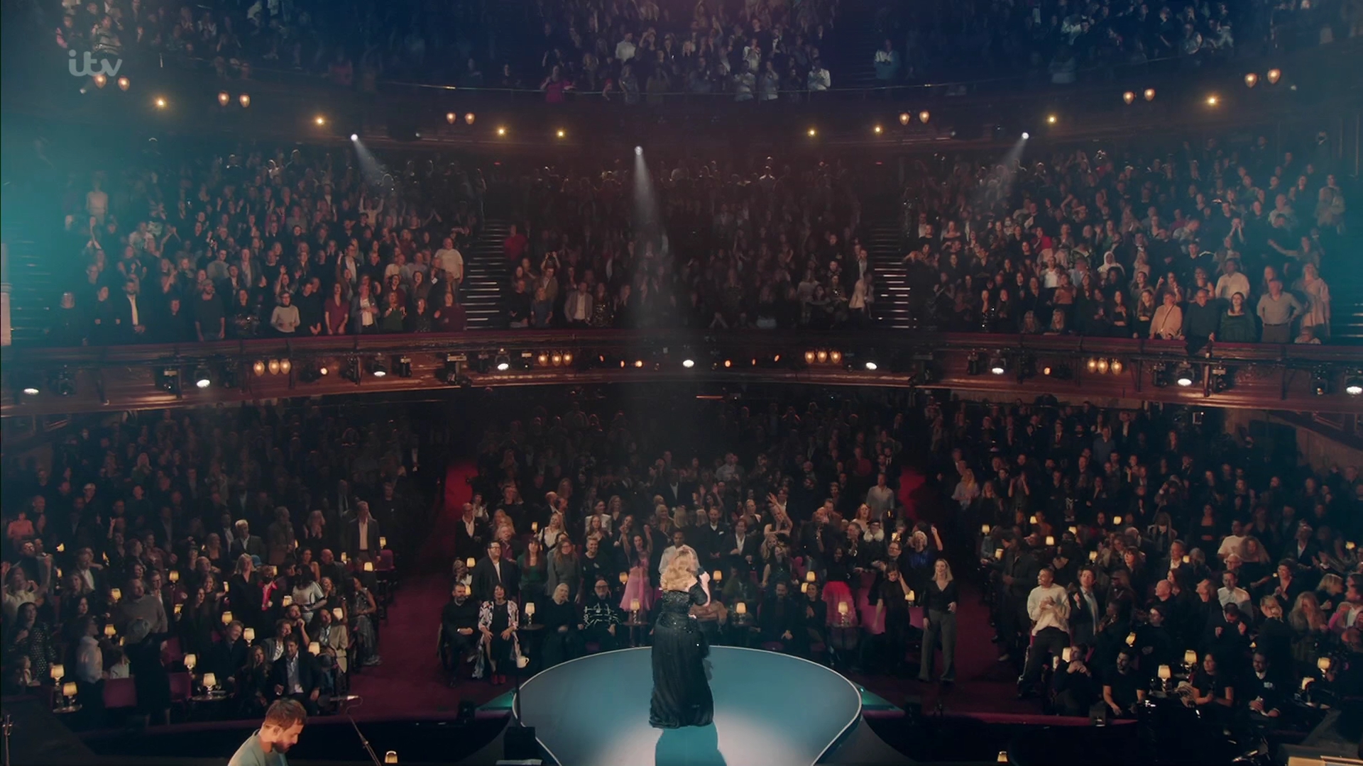 EmmaWatsonFan-dot-nl_AnAudiencewithAdele1060.jpg EmmaWatsonFan-dot-nl_AnAudiencewithAdele1060.jpg