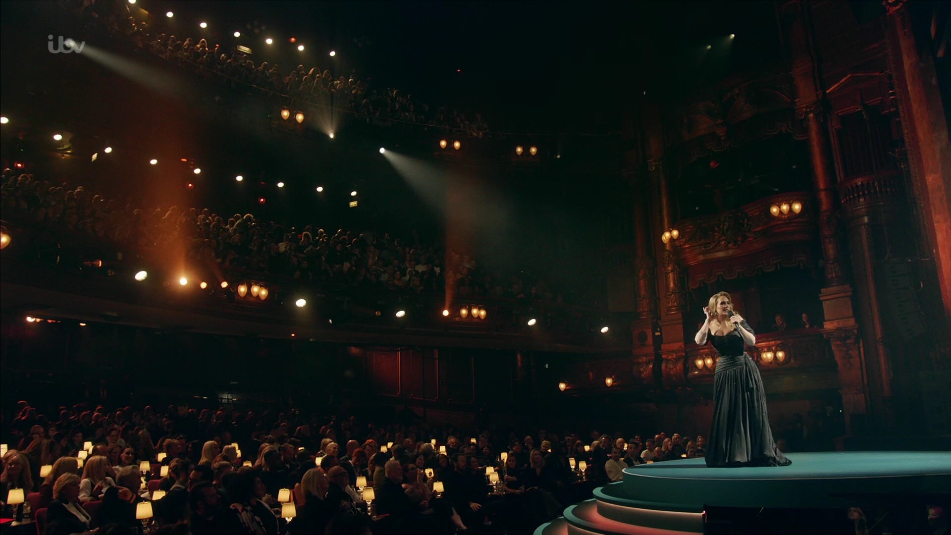 EmmaWatsonFan-dot-nl_AnAudiencewithAdele1120.jpg EmmaWatsonFan-dot-nl_AnAudiencewithAdele1120.jpg