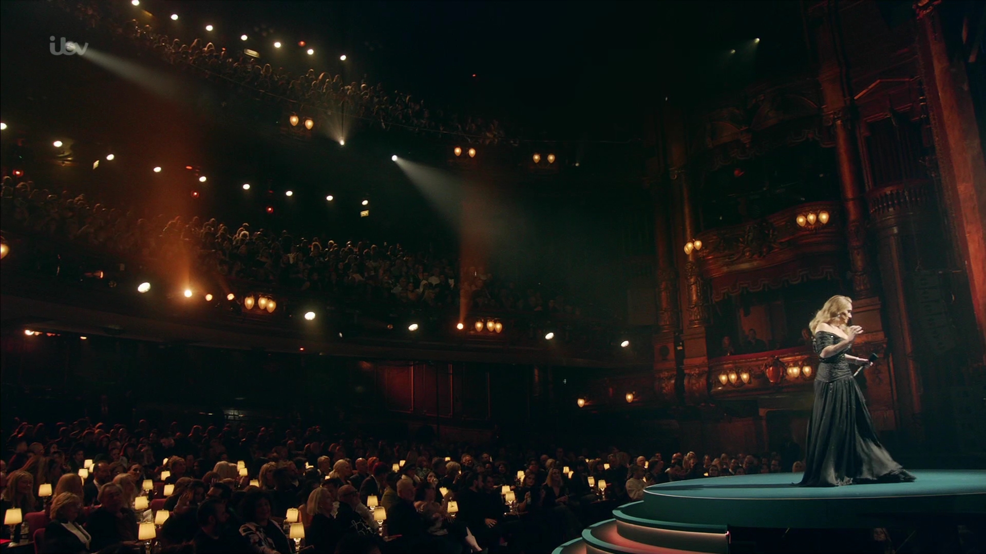 EmmaWatsonFan-dot-nl_AnAudiencewithAdele1122.jpg EmmaWatsonFan-dot-nl_AnAudiencewithAdele1122.jpg