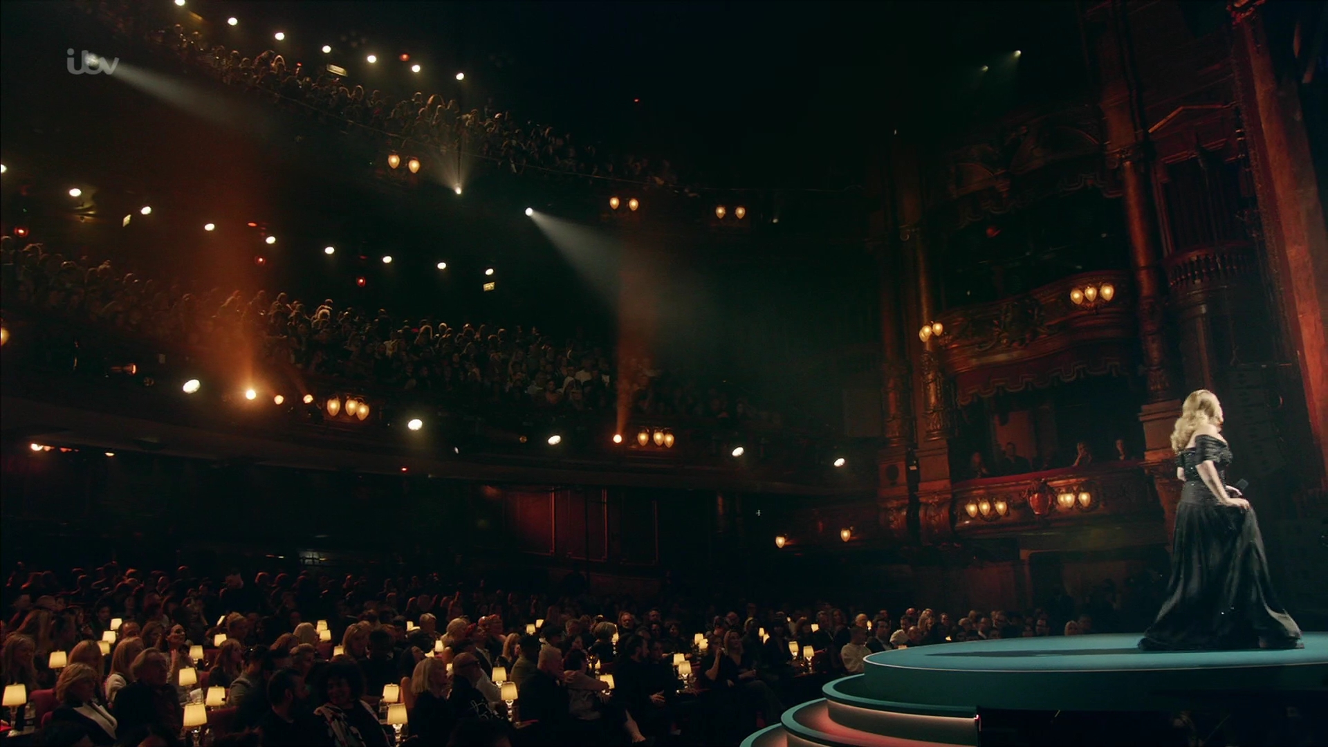 EmmaWatsonFan-dot-nl_AnAudiencewithAdele1123.jpg EmmaWatsonFan-dot-nl_AnAudiencewithAdele1123.jpg