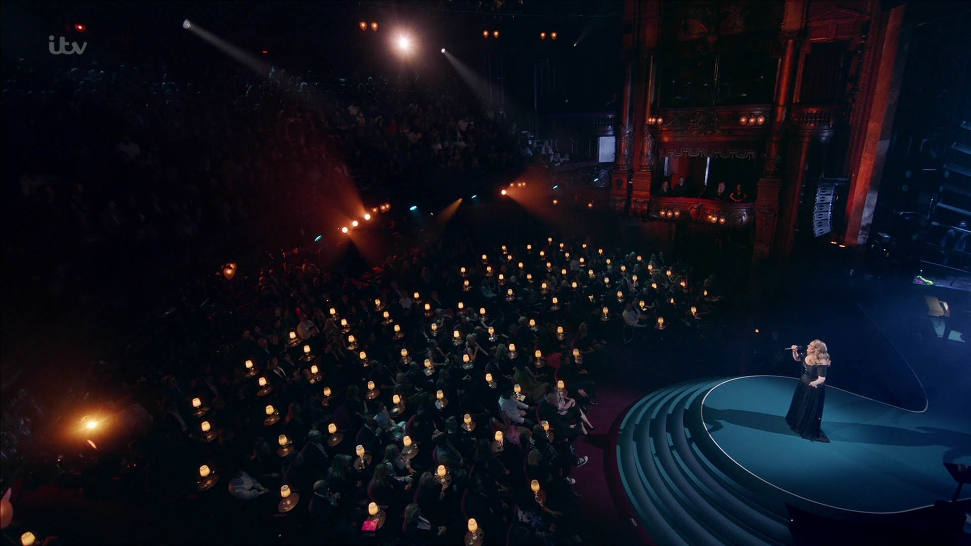 EmmaWatsonFan-dot-nl_AnAudiencewithAdele1259.jpg EmmaWatsonFan-dot-nl_AnAudiencewithAdele1259.jpg